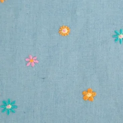 Jeansstoff Chambray garngefärbt bestickt Blüten hellblau bunt 1,30m Breite