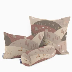 Kinder Kissenhülle Mountain Forest Animals Waldtiere Hügel Leinenlook rosa beige verschiedene Größen von SCHÖNER LEBEN.