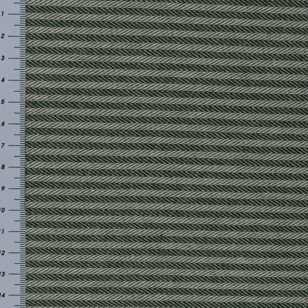 Kissenhülle aus Dobbystoff mit schmalen Streifen grün beige in versch. Größen von SCHÖNER LEBEN.