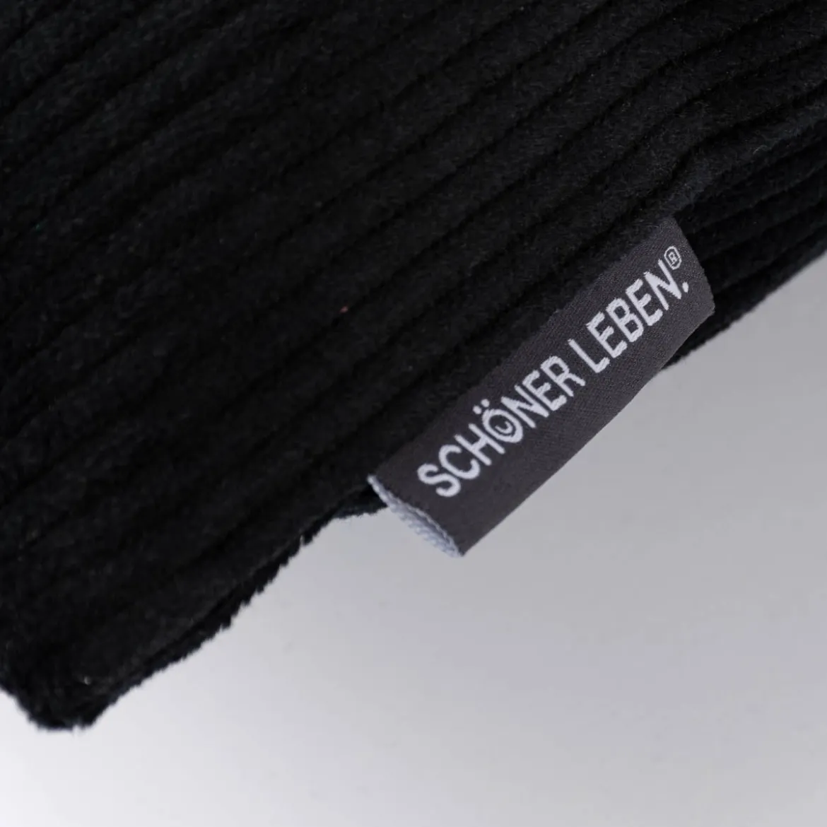 Kissenhülle Cord schwarz verschiedene Größen von SCHÖNER LEBEN.