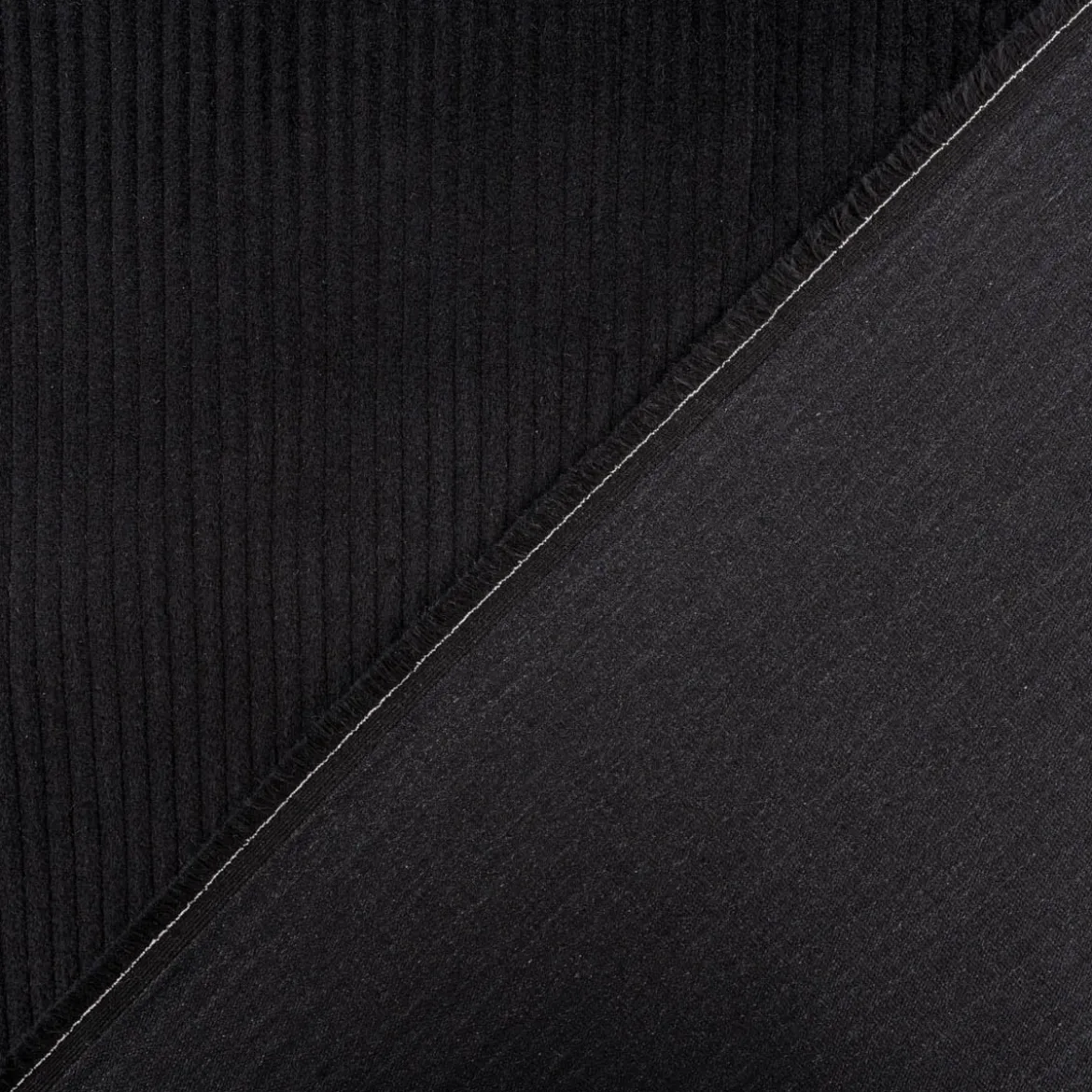 Kissenhülle Cord schwarz verschiedene Größen von SCHÖNER LEBEN.