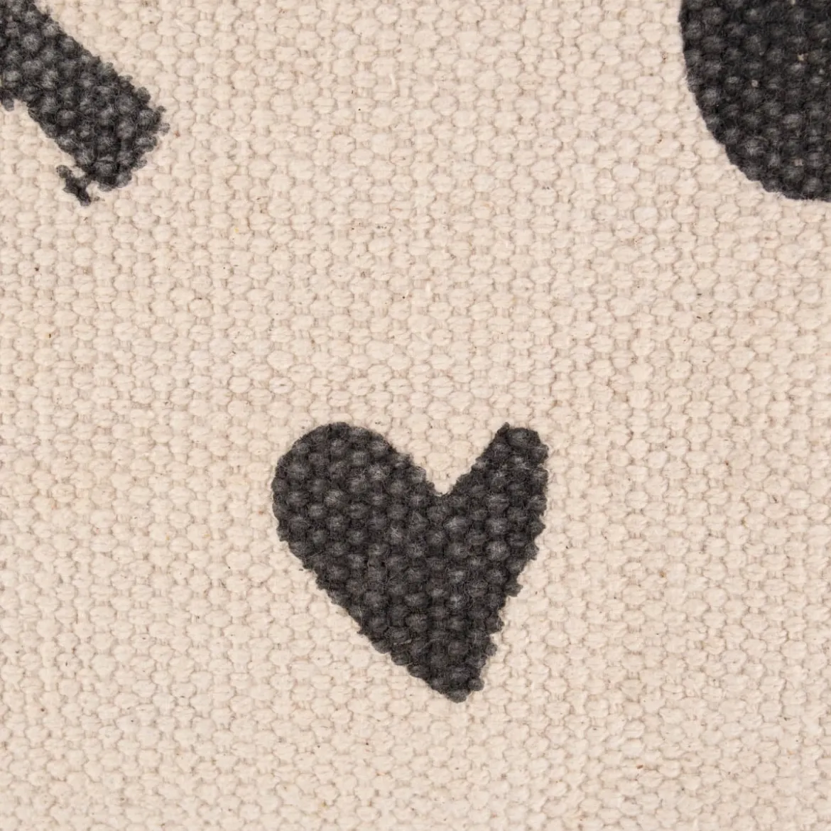 Kissenhülle Faiza mit Fransen Punkte Herzen Kreuze creme schwarz 30x50cm