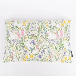 Kissenhülle Rabbit Spring Fever Hasen Blumen weiß bunt in versch. Größen von SCHÖNER LEBEN.