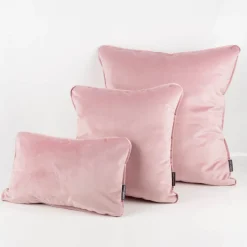 Kissenhülle Samt LeVelvet mit Kederumrandung rosa 50x50cm von SCHÖNER LEBEN.