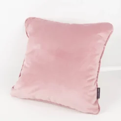 Kissenhülle Samt LeVelvet mit Kederumrandung rosa 50x50cm von SCHÖNER LEBEN.