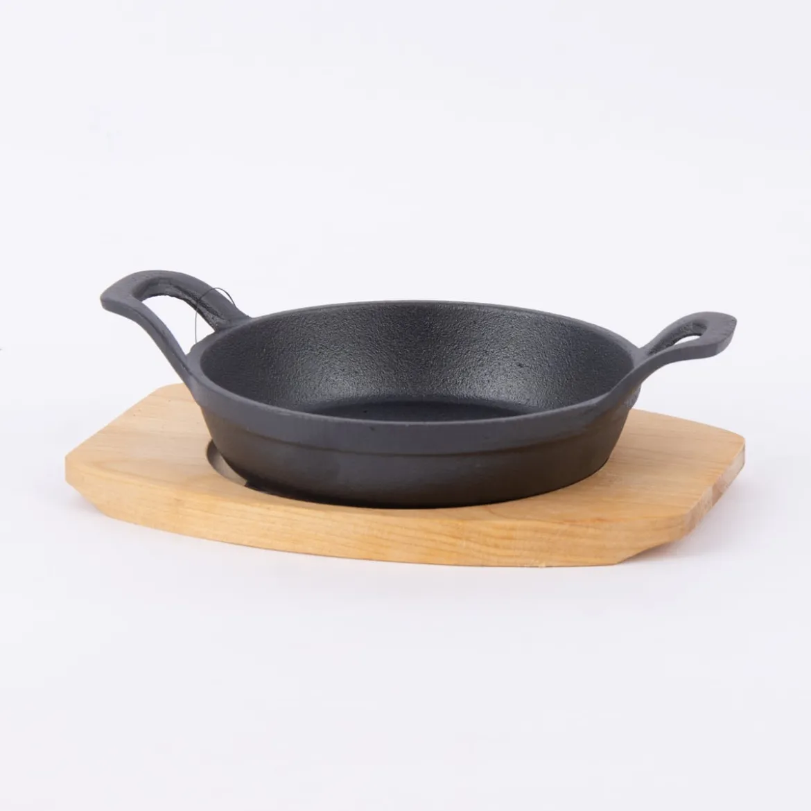 Kleine Gusseisen Pfanne mit Holzbrett schwarz natur 22,5x15x4cm