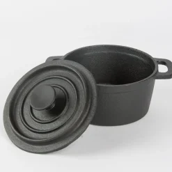 Kleiner Topf mit Deckel aus Gusseisen schwarz 14x7,5cm