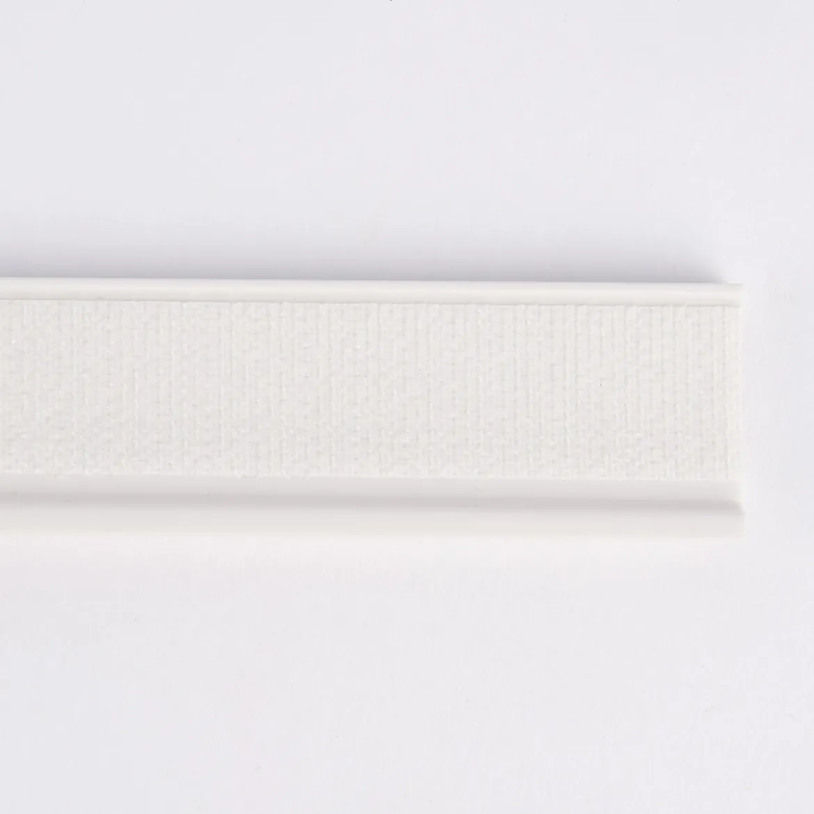 Klettleiste Paneelleiste Kunststoffprofil mit Klettband weiß 3,3x1cm 99cm breit inkl. 4 Aufhängemodule