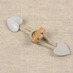 Knebelverschluß Herz für Kinder silber natur 2,4x10cm