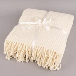 Kuscheldecke mit Waffelstruktur und Fransen creme 150x200cm