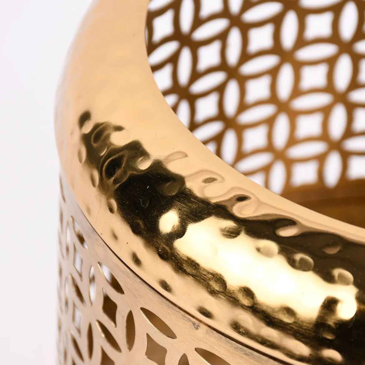 Laterne Ornamente Metall perforiert goldfarbig 24x19cm