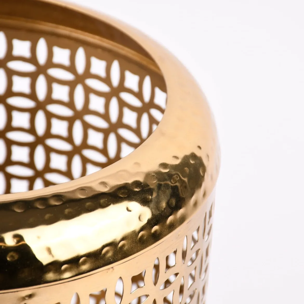Laterne Ornamente Metall perforiert goldfarbig 24x26cm
