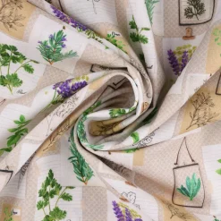 LeQuilt Patchworkstoff Baumwollstoff Popeline Kräuter Pflanzen Bilderwand beige grün lila 115cm Breite