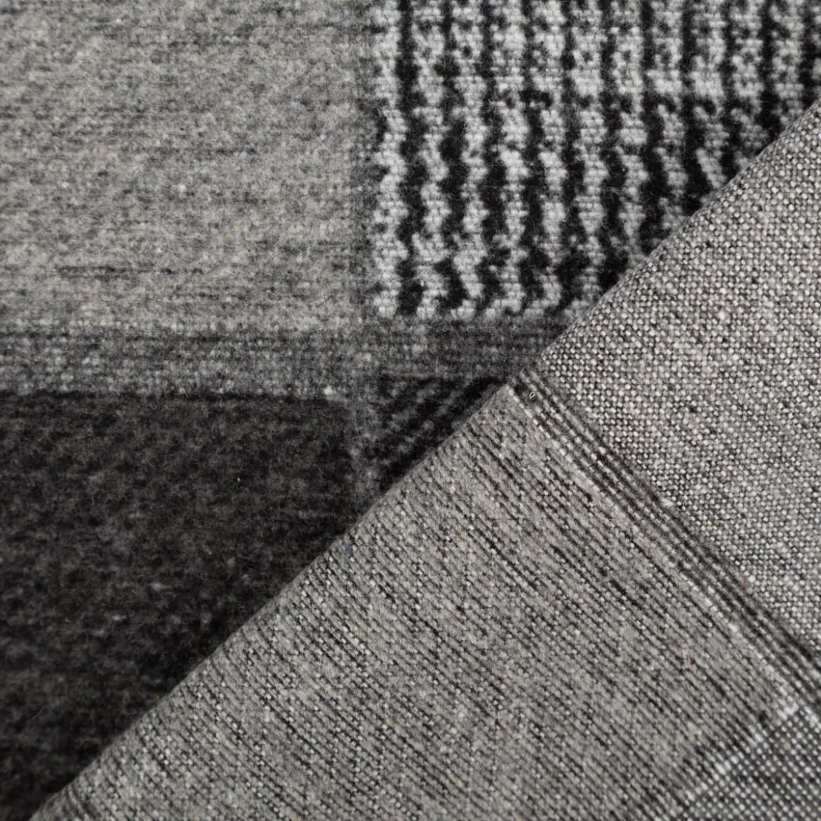 Mantelstoff Jacquard gebürstet Patchwork Karos grau 145 cm breit