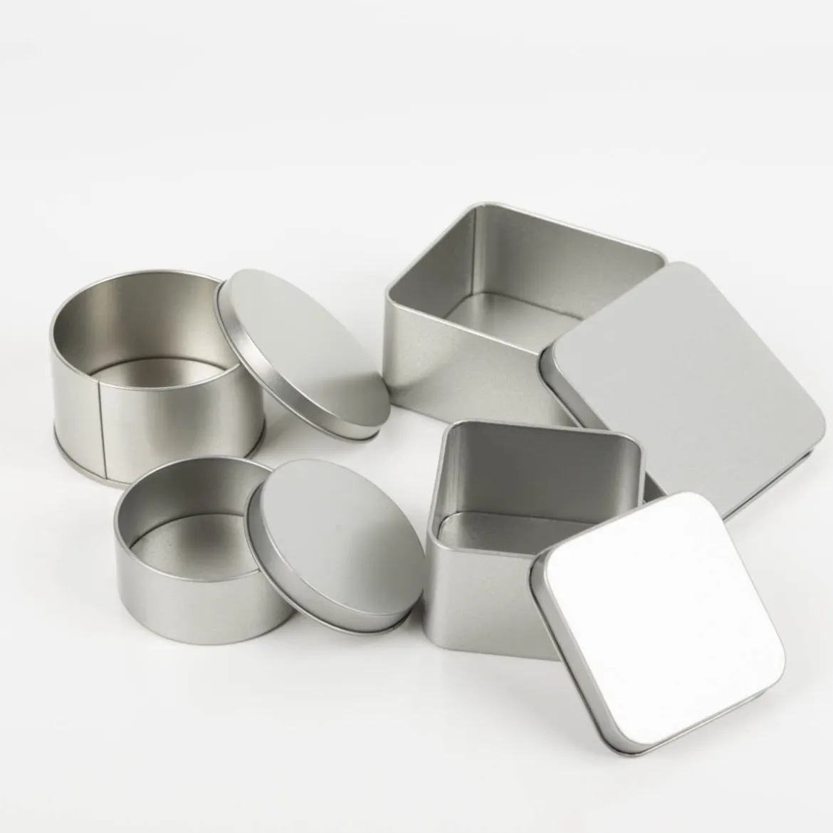 Metalldosen 4er Set rund und quadratisch silberfarbig für DIY, Geschenke & Aufbewahrung von Creativ Company