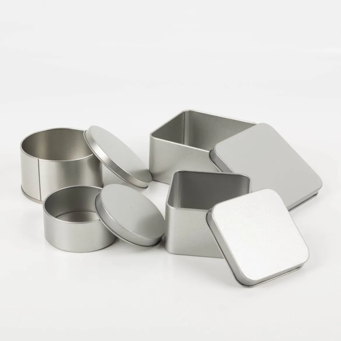 Metalldosen 4er Set rund und quadratisch silberfarbig für DIY, Geschenke & Aufbewahrung von Creativ Company