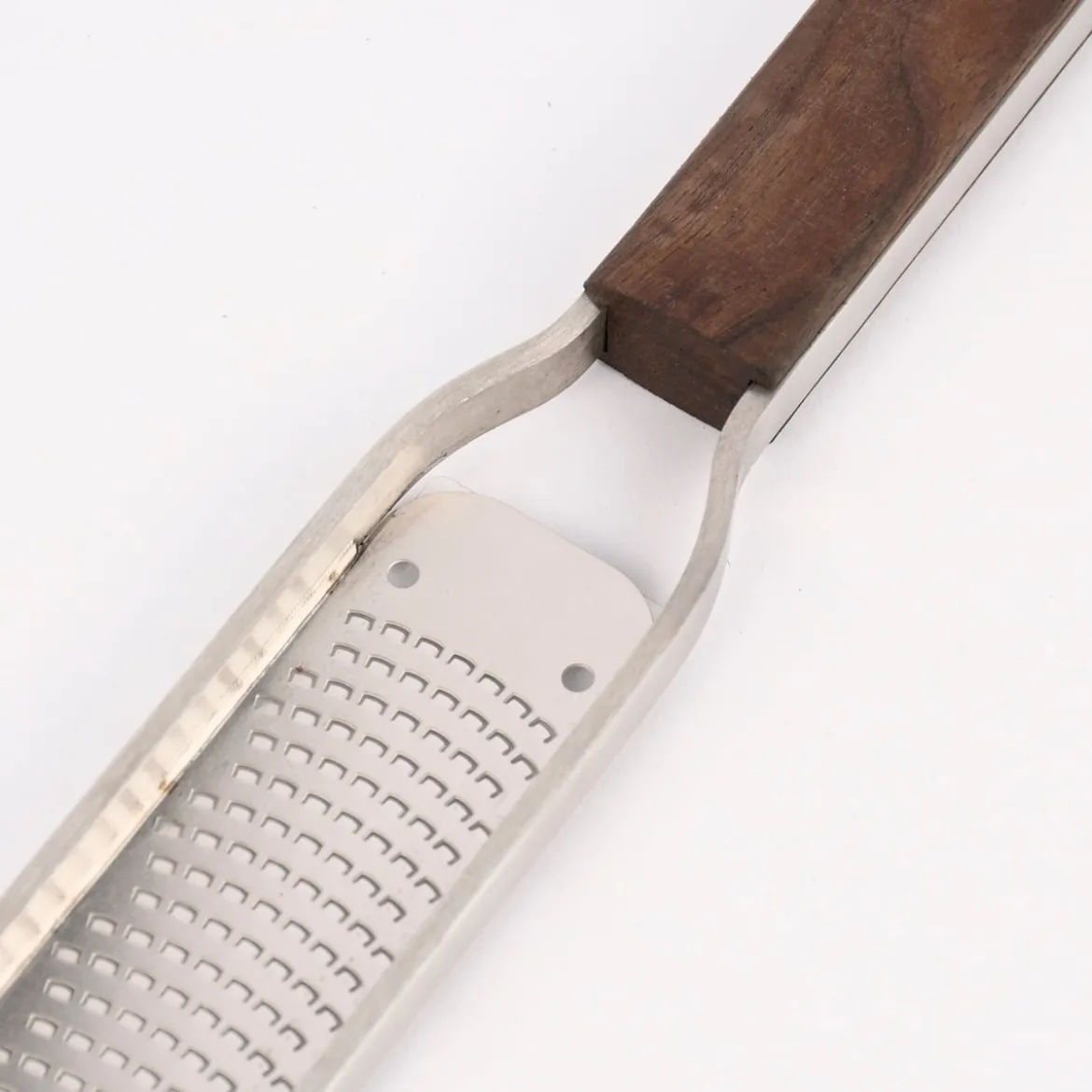 Microplane Master Series Zester Reibe fein mit Walnussholzgriff 31x3,9cm