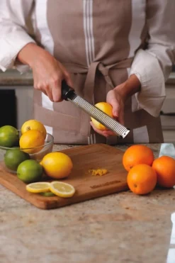 Microplane Premium Kult-Reibe Zester Grater Reibe fein schwarz
