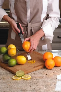 Microplane Premium Kult-Reibe Zester Grater Reibe fein weiß