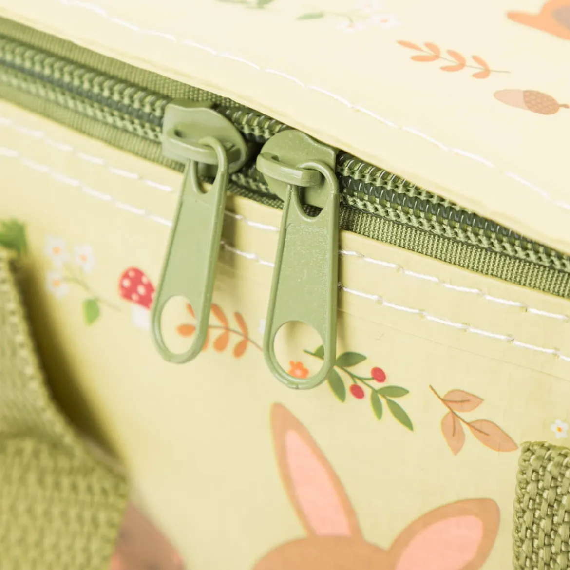 Mini Kühltasche Gartenfreunde hellgrün braun bunt 21x16x13cm von Sass & Belle