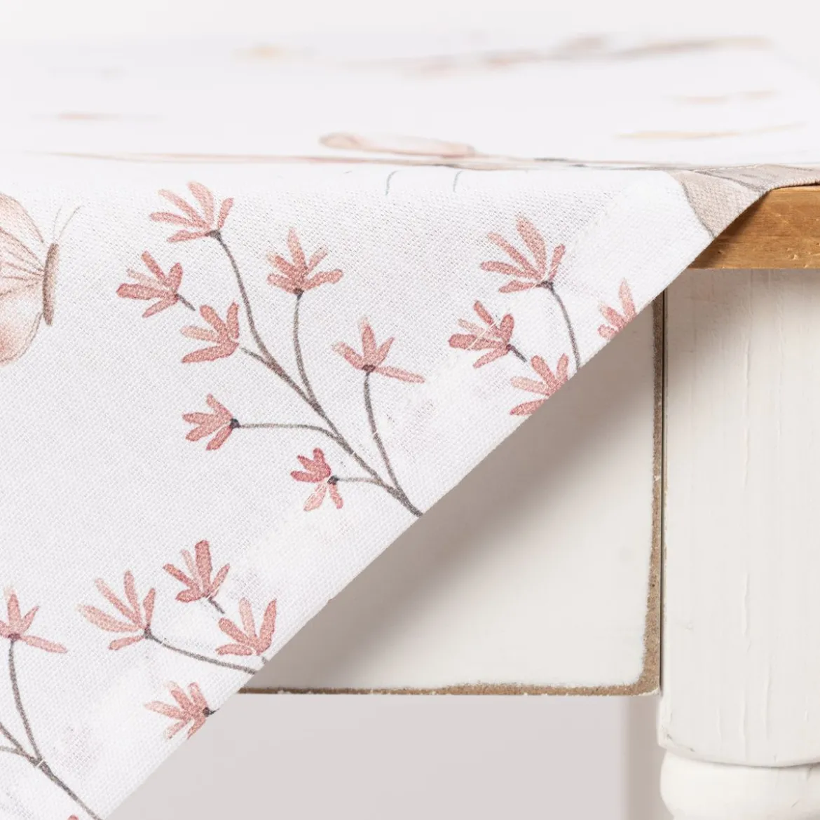 Mitteldecke Kaninchen Blumen und Schmetterling aus Baumwolle weiß braun beige 100x100cm von Clayre & Eef