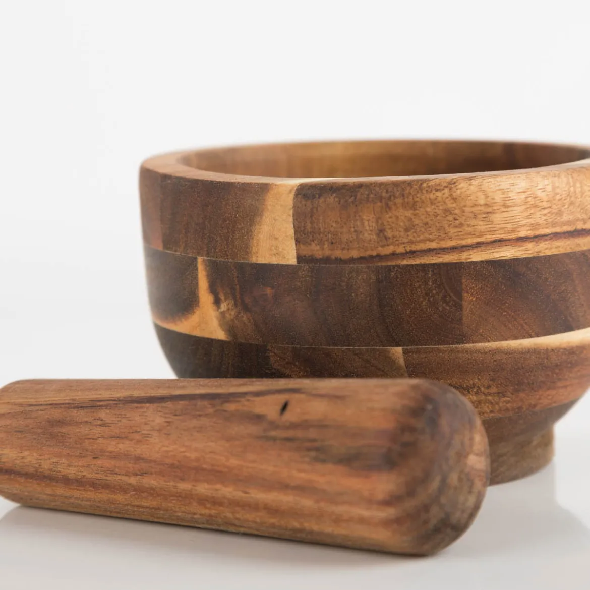 Mörser Set aus Akazienholz in Brauntönen 13x8cm