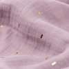 Musselin Stoff Baumwolle Foliendruck Konfetti Striche einfarbig hell violett goldfarbig 1,35m Breite