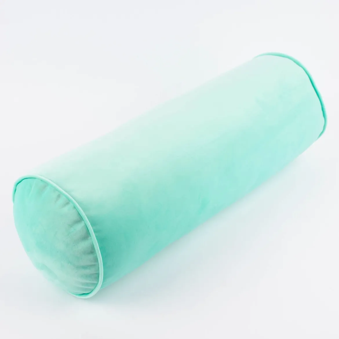 Nackenrolle aus Samt mit Kederumrandung pastell mint 20x55cm von SCHÖNER LEBEN.