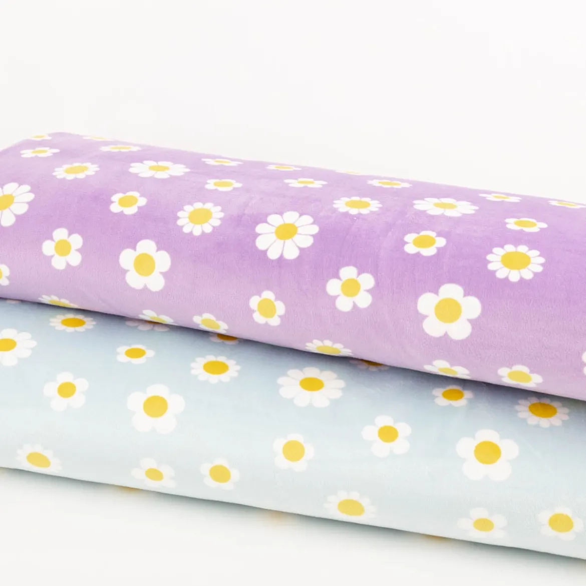 Nicki Stoff Blumen hellblau weiß 1,45m Breite