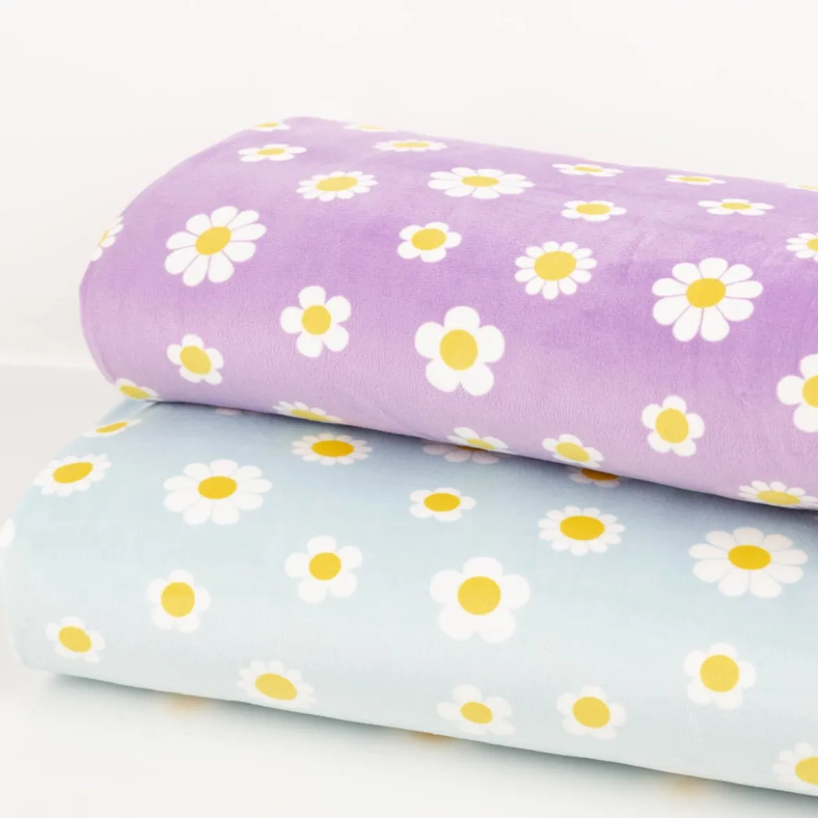 Nicki Stoff Blumen hellblau weiß 1,45m Breite