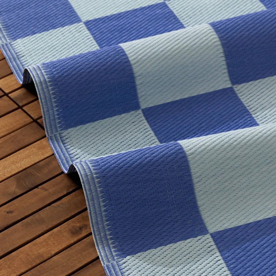 Outdoor Teppich Checker Schachbrett recycelt blau weiß 120x180cm