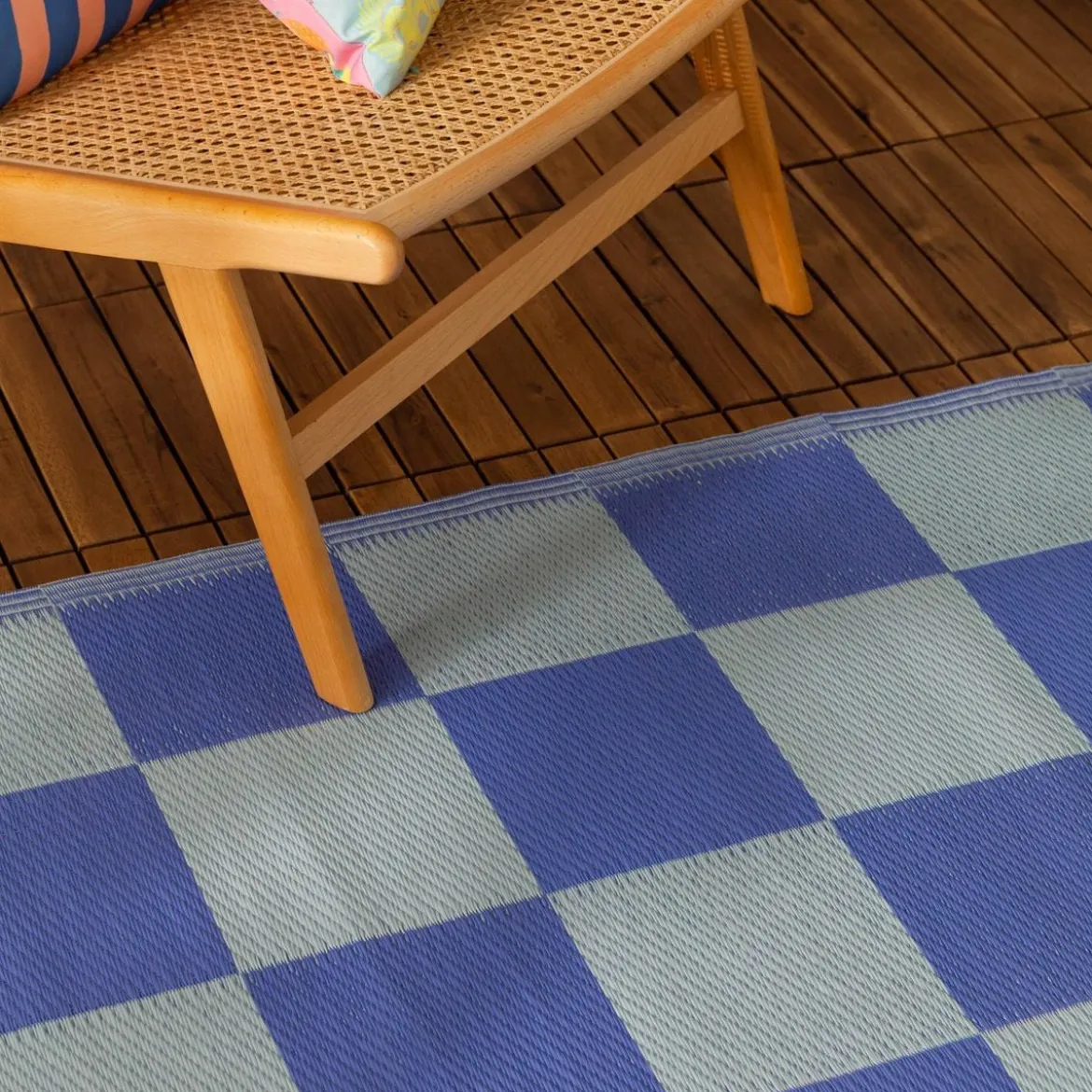 Outdoor Teppich Checker Schachbrett recycelt blau weiß 120x180cm