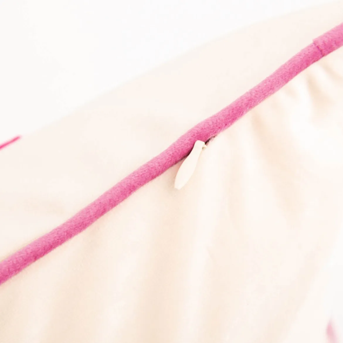 PAD Kissenhülle Letters ICH MUSS GAR NIX Samt Frotteestickerei sand pink 30x50cm