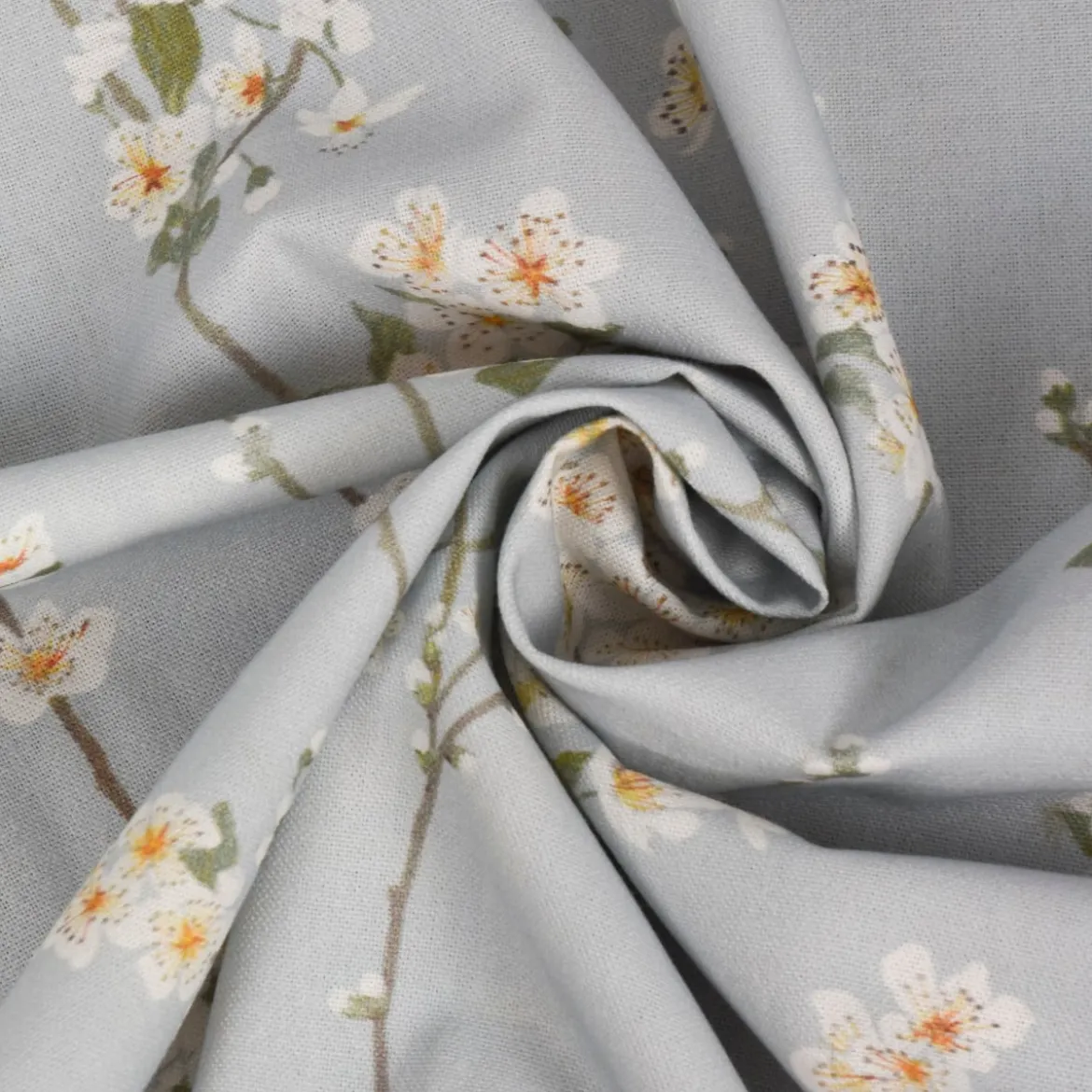 Panama Dekostoff Baumwollstoff Almond Blossom Mandelblütenzweige hellblau 140cm Breite