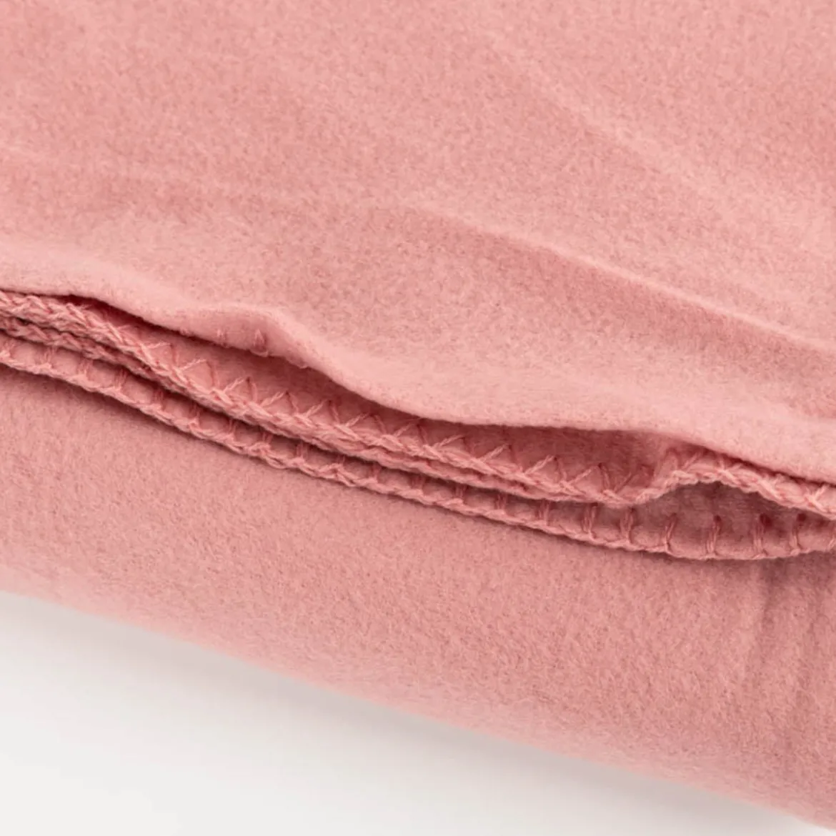 Plaid aus Kuschelfleece mit Kettelrand einfarbig rosa 125x150cm
