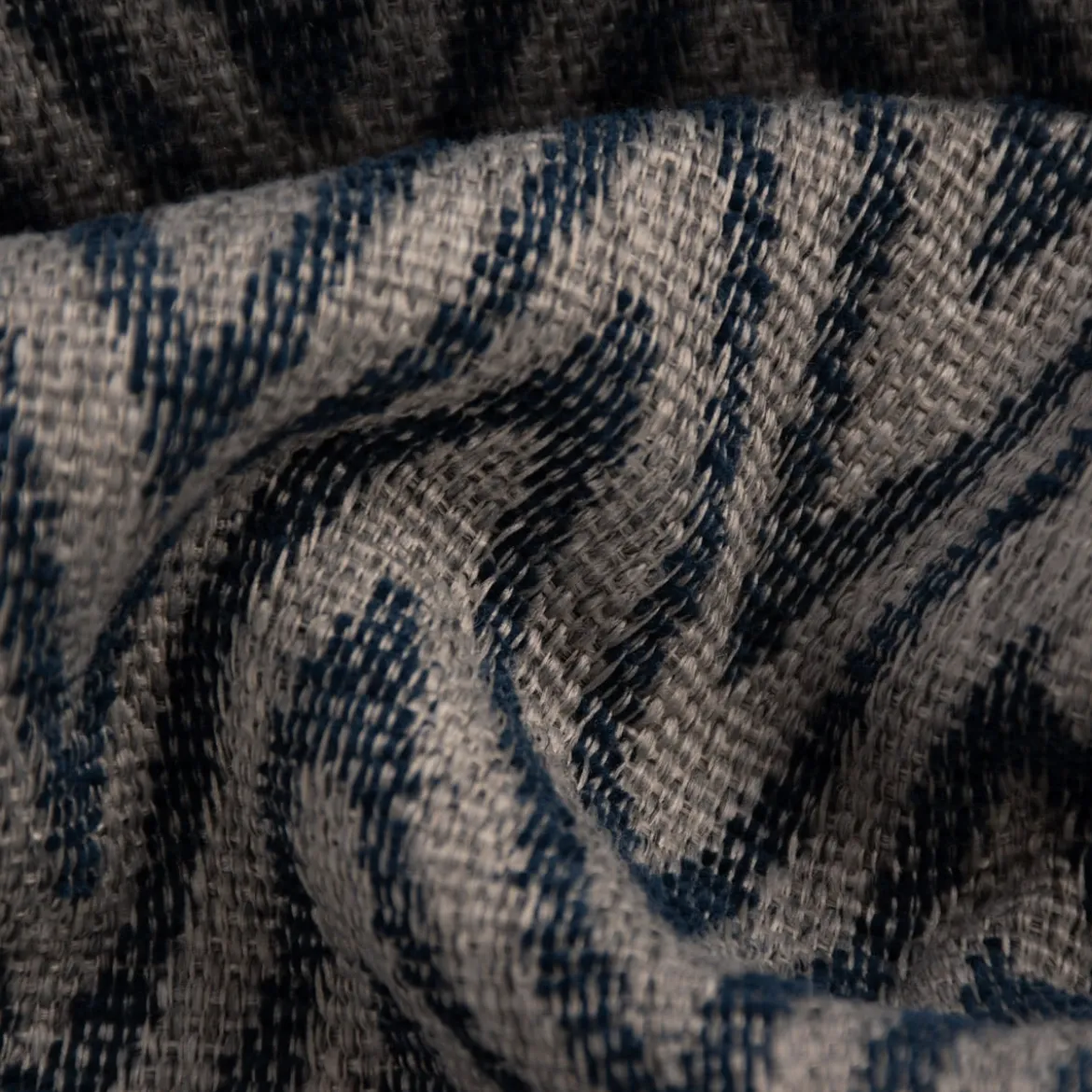 Polsterstoff Dekostoff Jacquard Flachgewebe Mira Chevron dunkelblau hellgrau 1,40m Breite