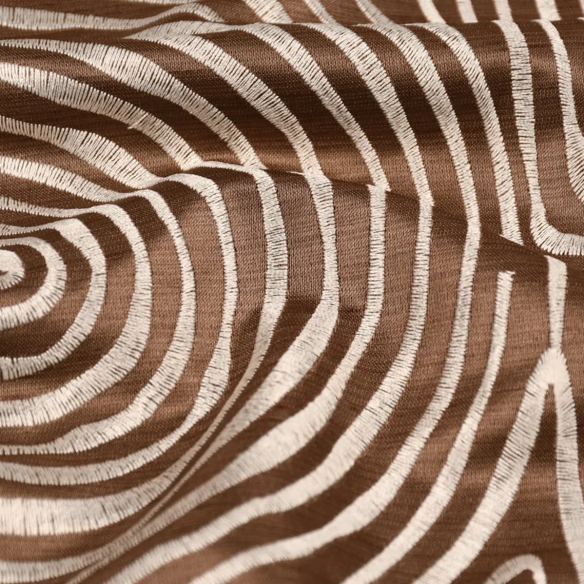 Rasch Textil Dekostoff Gardinenstoff Seidenoptik Stickerei Labyrinth braun creme 1,4m Breite