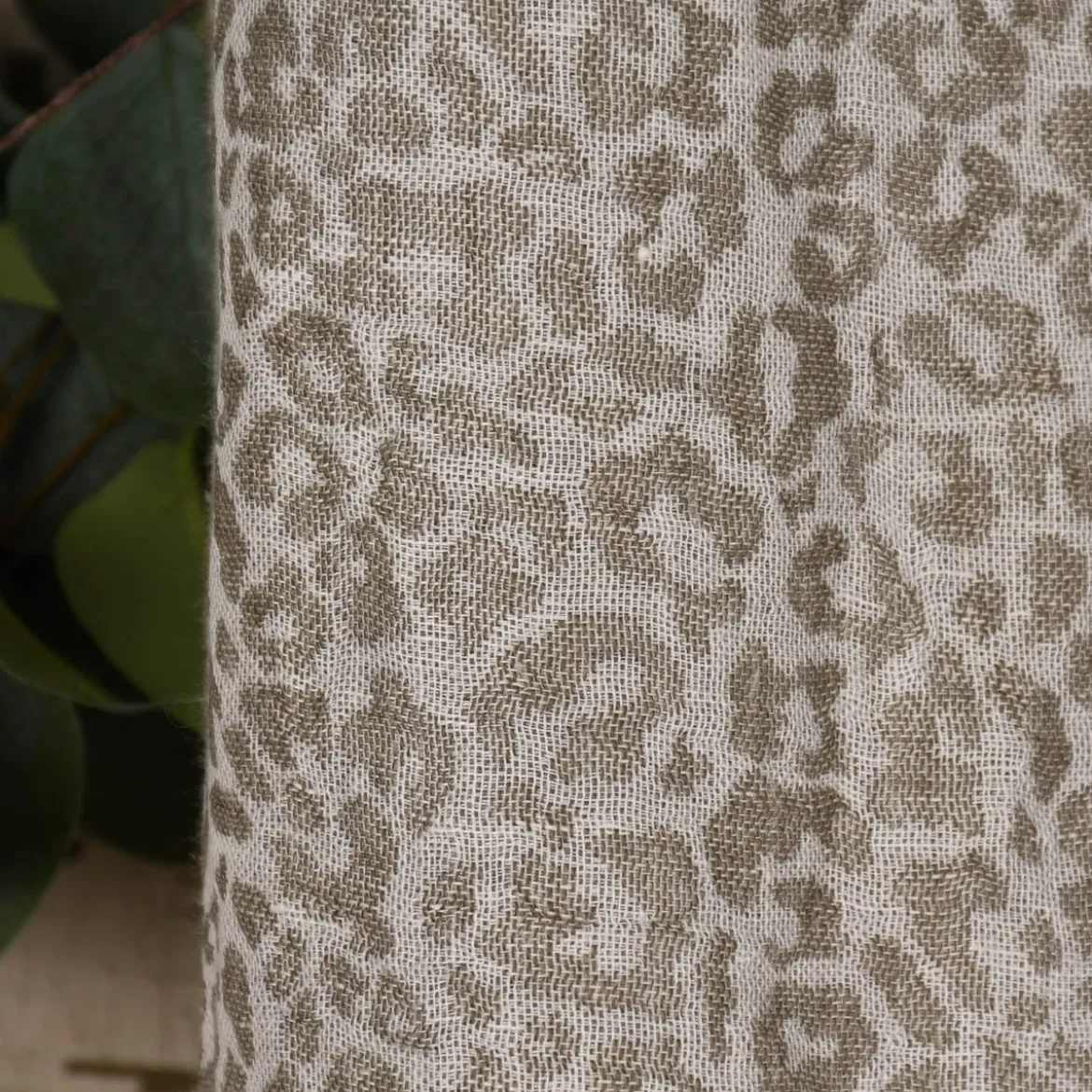 Rasch Textil Dekostoff Gardinenstoff Leinen Inbetween Safari Leomuster grau 300cm