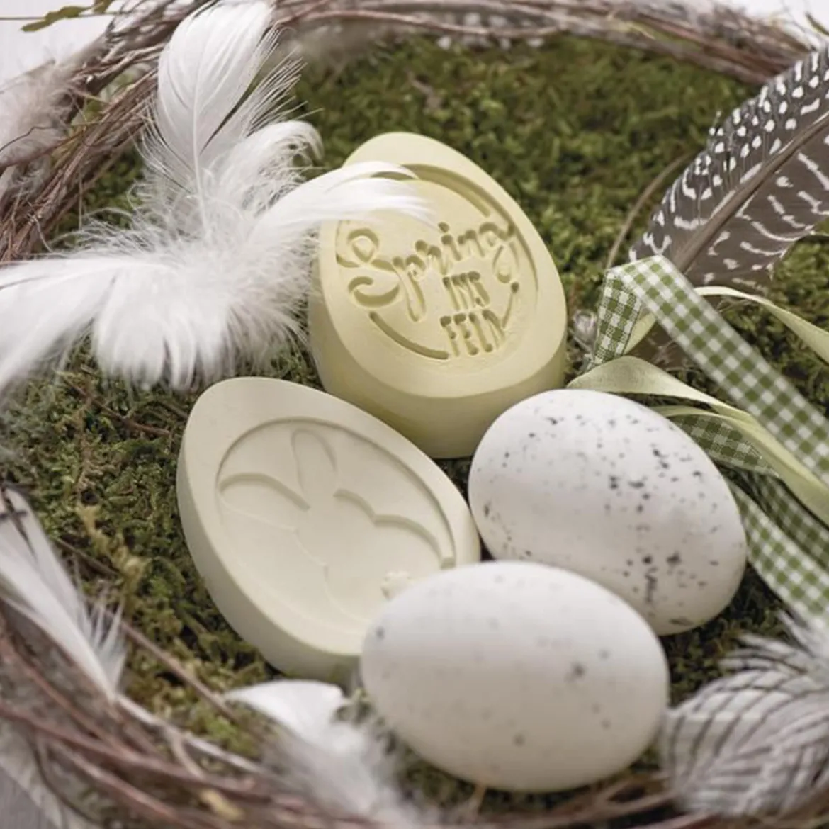 Rayher Label zum Eingießen Prägeform Hase oval Seifenlabel 5x2,5cm