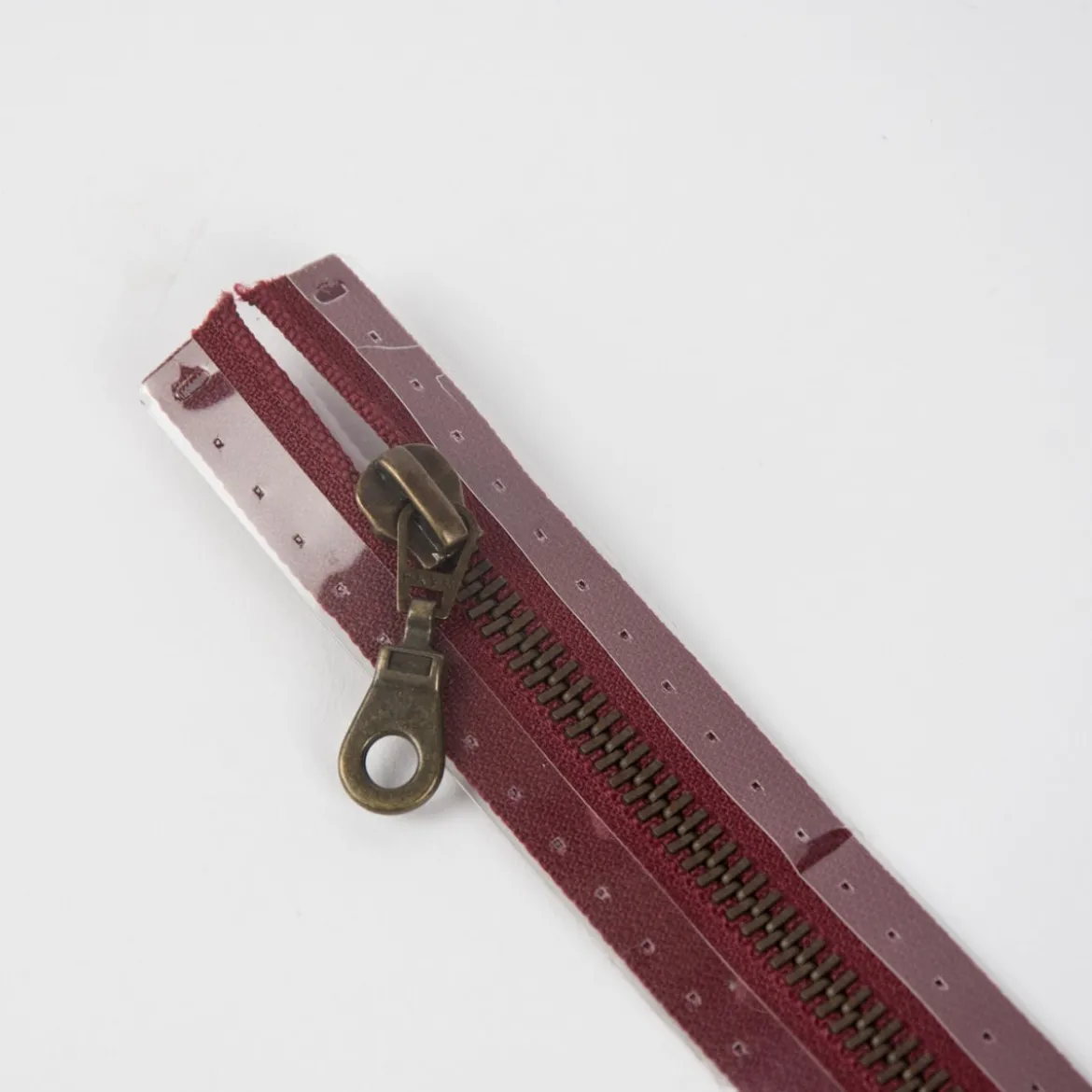 Reißverschluss M5 Typ 10 tb 65 cm am-fb Fla burgund