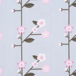 Rico Design Baumwollstoff Stoffabschnitt Kirschblütenzweige hellblau rosa 50x140cm