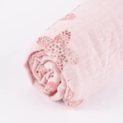 Rico Design Bekleidungsstoff Krinkel Musselin Stoffabschnitt Kirschblüten rosa metallic rosa 50x130cm