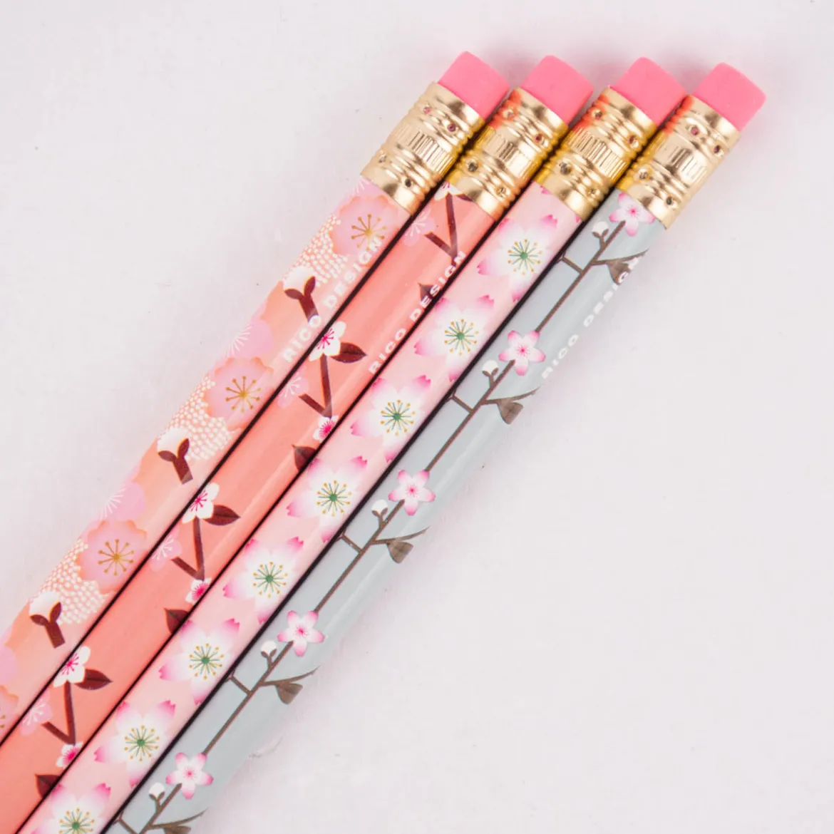 Rico Design Bleistifte Mix Kirschblüten rosa hellblau 4 Stück