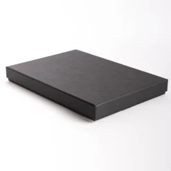 Rico Design Box mit Deckel PURE Box A5 aus Pappe schwarz 21,7x15,3x2,3cm