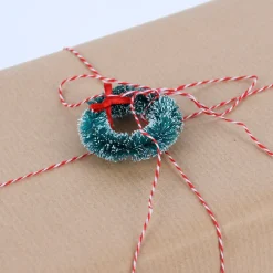 Rico Design Dekohänger Weihnachtskranz 3 Stück grün rot 5cm