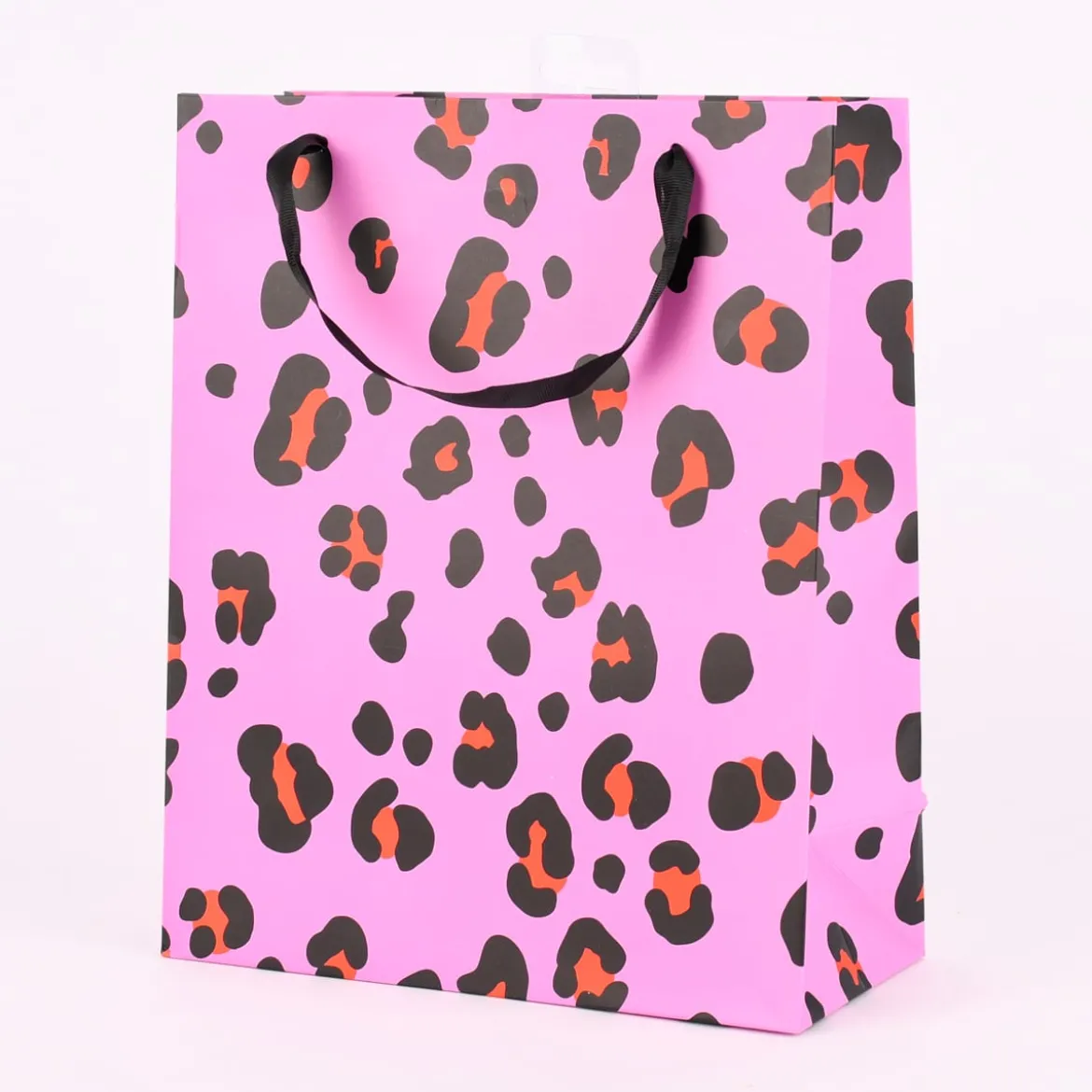 Rico Design Geschenktüte groß Leomuster rosa schwarz rot 26x32x12cm