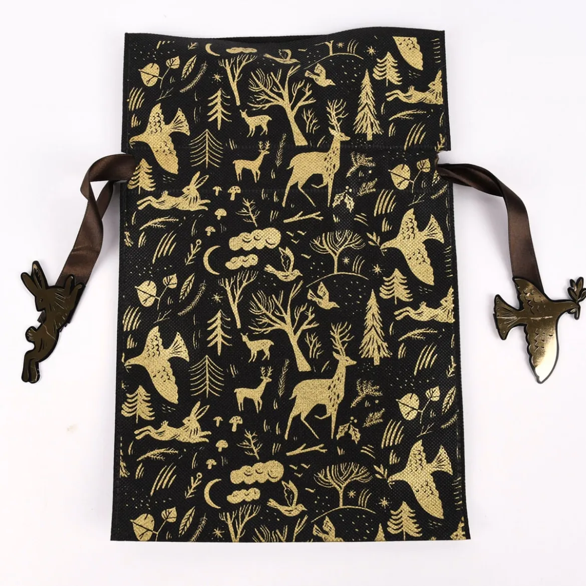 Rico Design Geschenktüte Nostalgic Christmas Wald klein schwarz gold 20x30cm