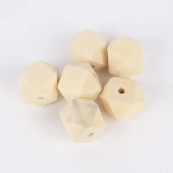 Rico Design Holzperlen Diamantform 6 Stück 2x2x2cm