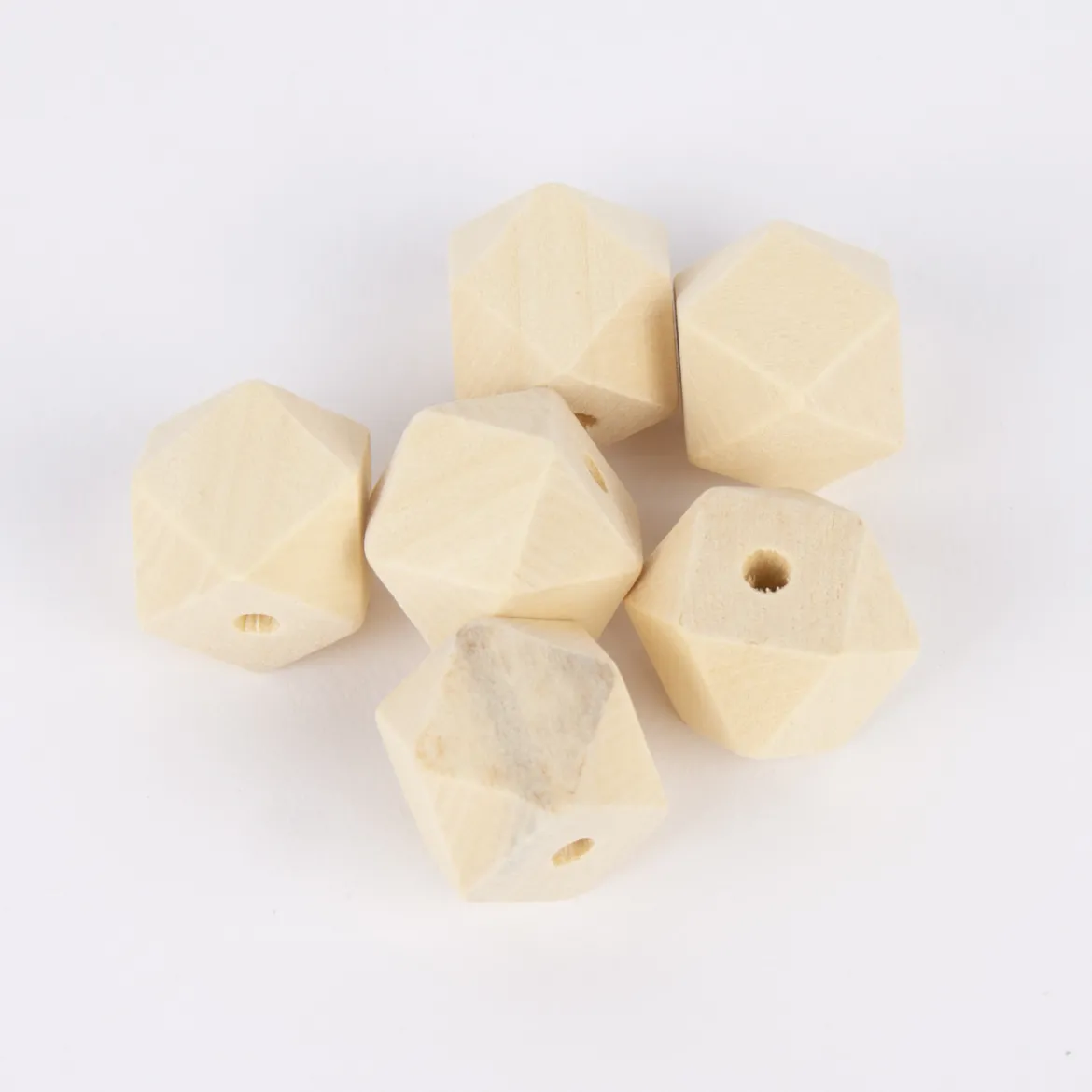 Rico Design Holzperlen Diamantform 6 Stück 2x2x2cm