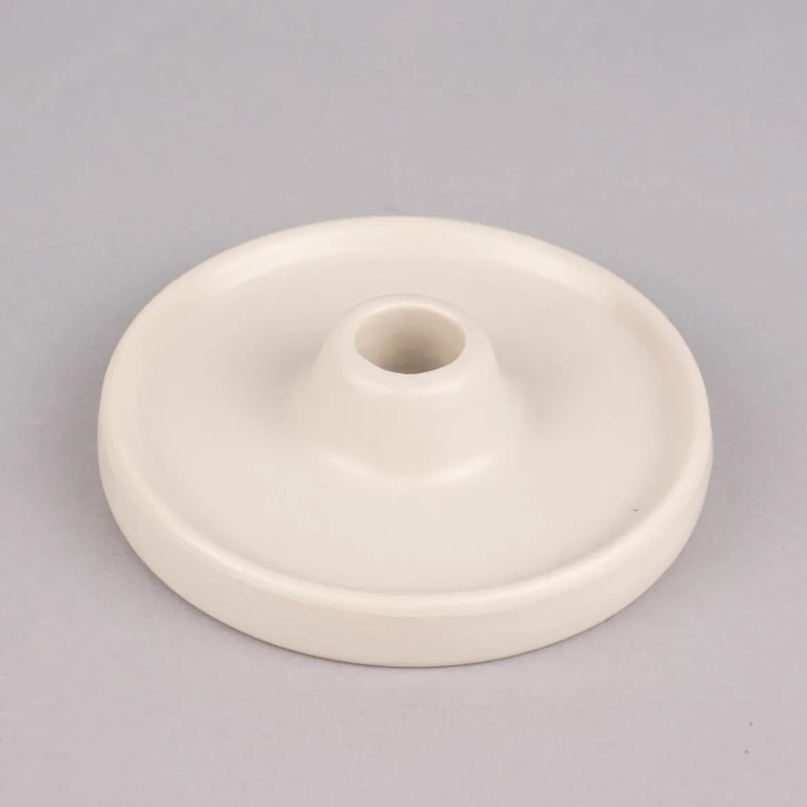 Rico Design Kerzenhalter für Stabkerzen mit breitem Rand Porzellan matt creme 3x11cm